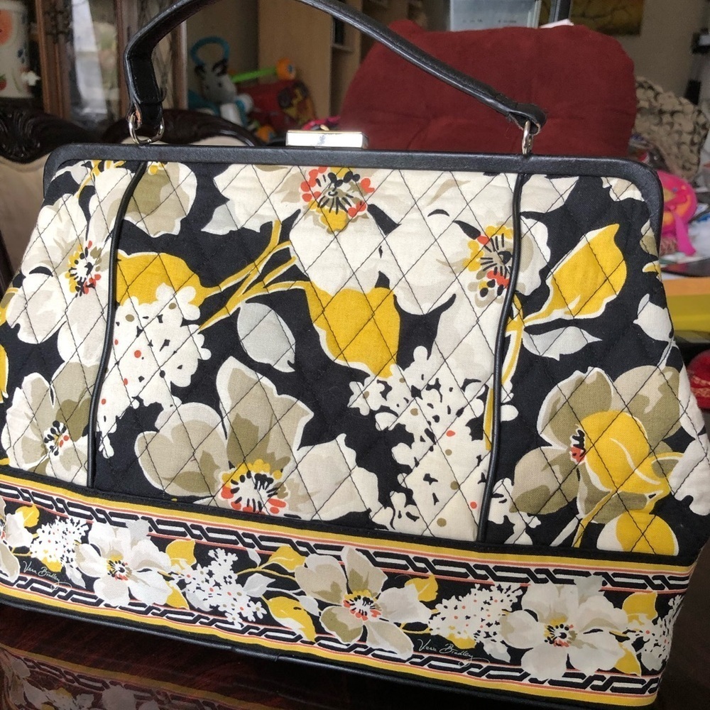 🍋🌺🌻🌸🌷Verá Bradley floral shoulder bag 🌻🌻🍋